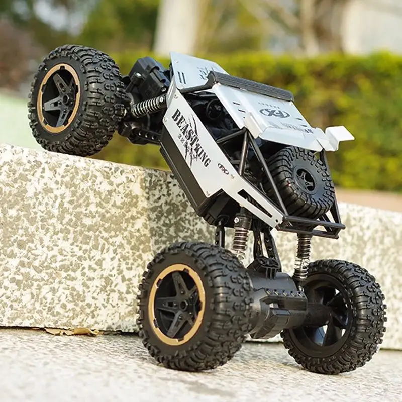 Полноприводный Радиоуправляемый автомобиль 1:18 обновленная версия 2 4G игрушки