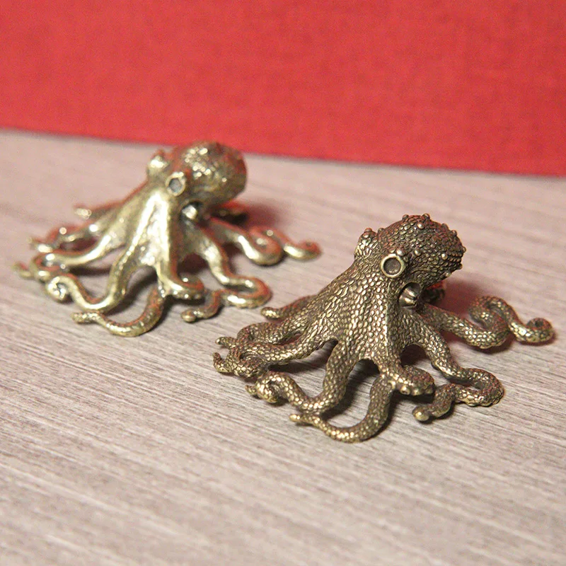 Small Octopus Statue for Home Decoration Retro Brass Tea Pet Table Ornament Home Decorations Accessories Antique Tea Crafts