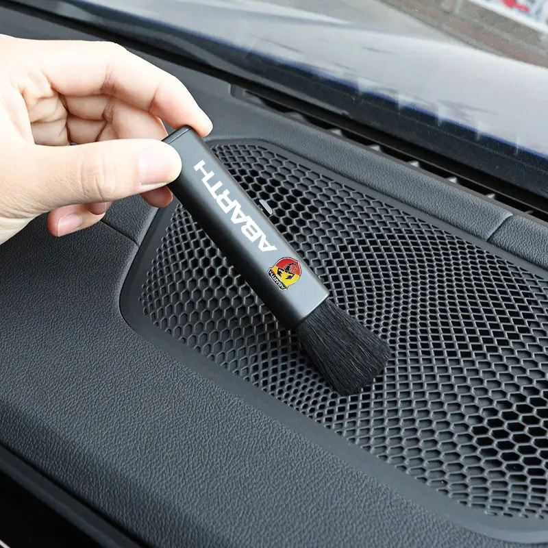 1pcs Car Retractable Dust Cleaning Soft Brush For Skodas Octavia MK2 MK3 2 3 A7 Fabia Karoq Kodiaq Superb Rapid Kamiq Scala Yeti