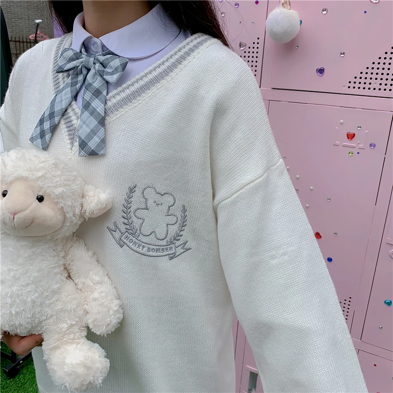 White Осень-зима Kawaii куртка синего цвета с медведем жаккардовый свитер молодая девушка, студентка свободного кроя в полоску с v-образным вырезом; трикотажный пуловер Топы; пальто элегантный дизайн - Цвет: White