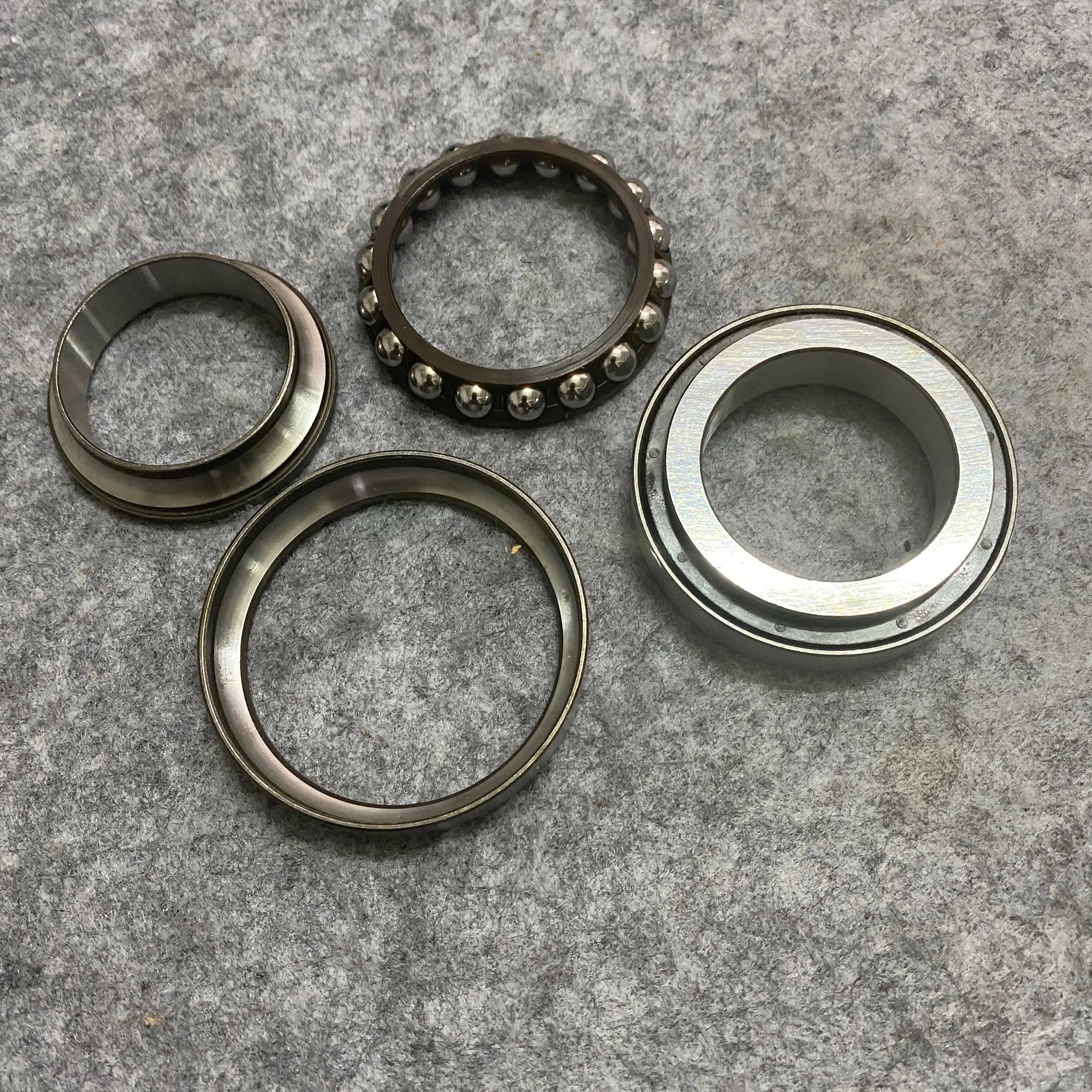 

Steering Head Bearing Kit For DUCATI ST2 994 ST4 916 996 HM1100 M916 MT620 M1000 M1100 M620 M796 M800