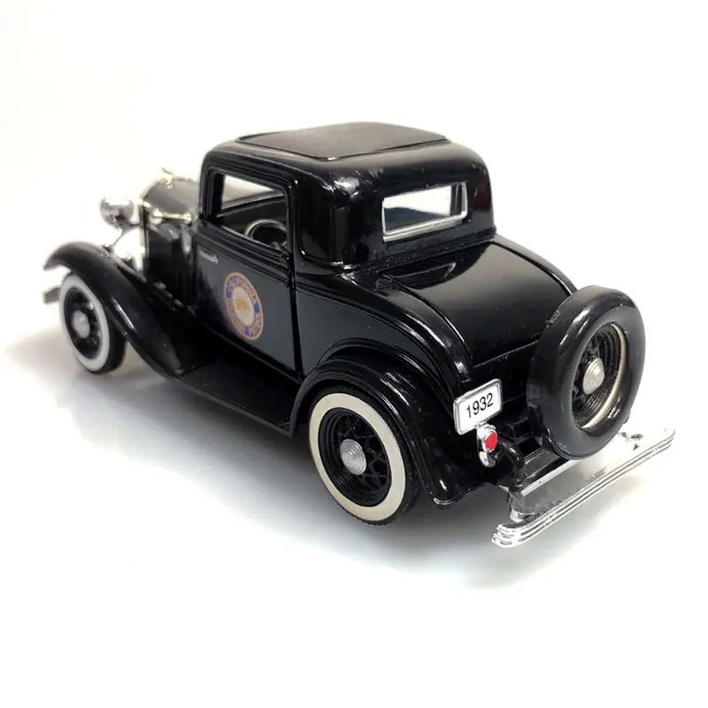 1932 Ford 3-Window Coupe (7)