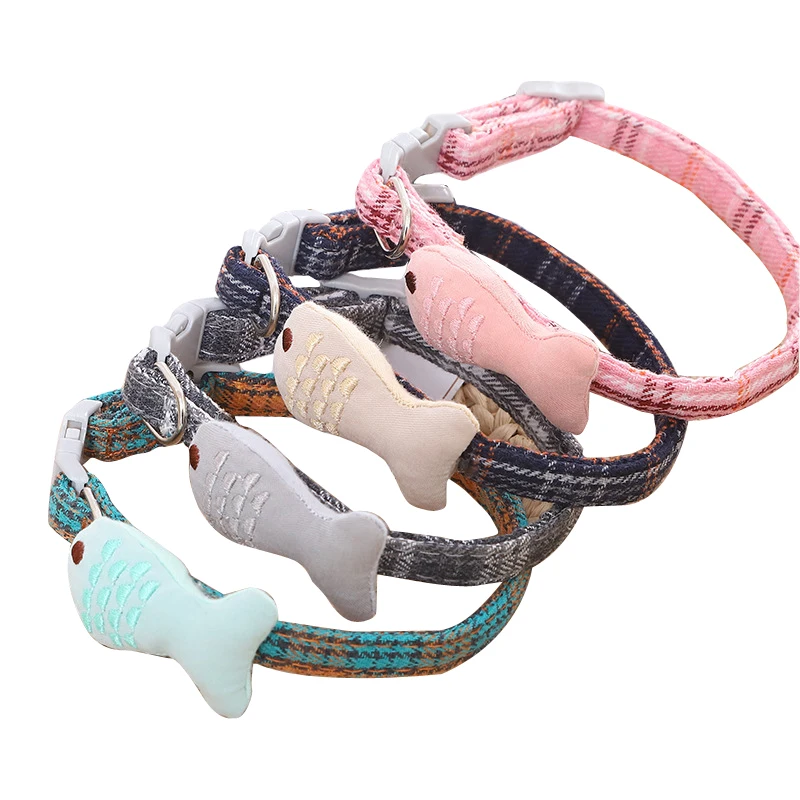 Collar con cascabel de seguridad para mascotas, elástico ajustable, Material de terciopelo suave de pescado bonito japonés