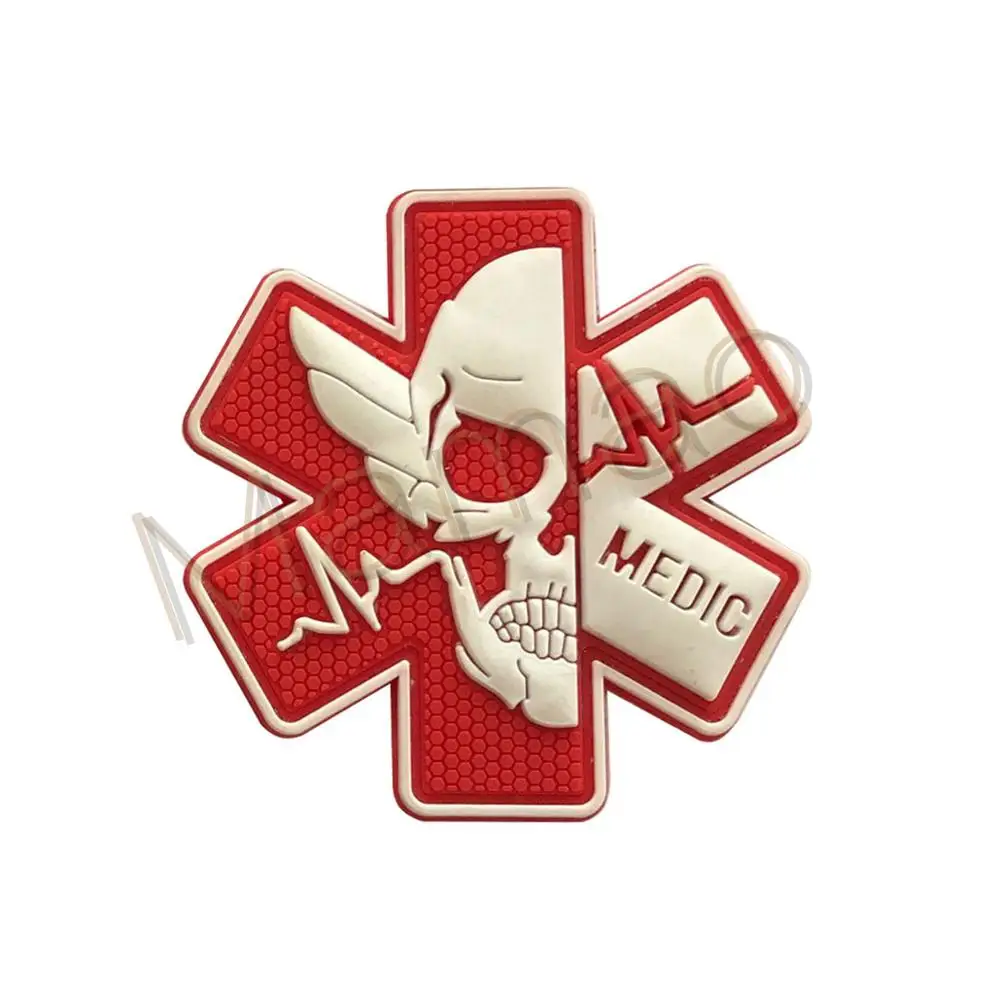 3D ПВХ резиновая медицинская нашивка фельдшер медицинский пластырь EMT медицинская помощь Боевая тактическая череп военные застежки-крючки значок - Цвет: red and white