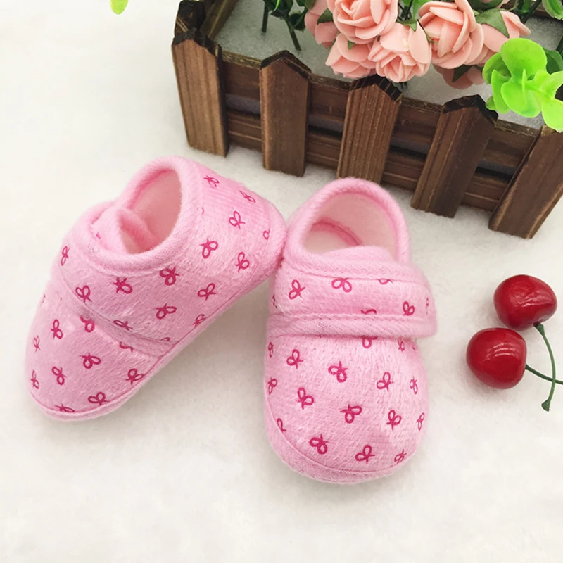 Хлопковая обувь для первых шагов, модная обувь с бантом и принтом для маленьких девочек, мягкая детская подошва с бабочкой, детская обувь для девочек 0-12 месяцев
