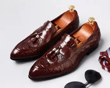 

Crocodile Autumn tassel Men formal dress shoes pointed toe Single shoes Genuine leather office Business Large size shoes