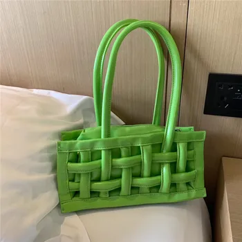 

2020 New Niche Designer Fashion Handbag Baguette Shoulder Bag Criss-Cross Hollow Out Fashion Woven Bag