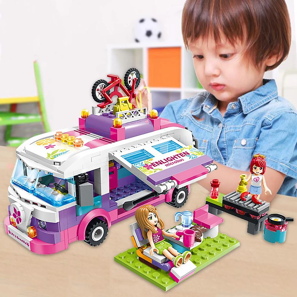 girls building blocks