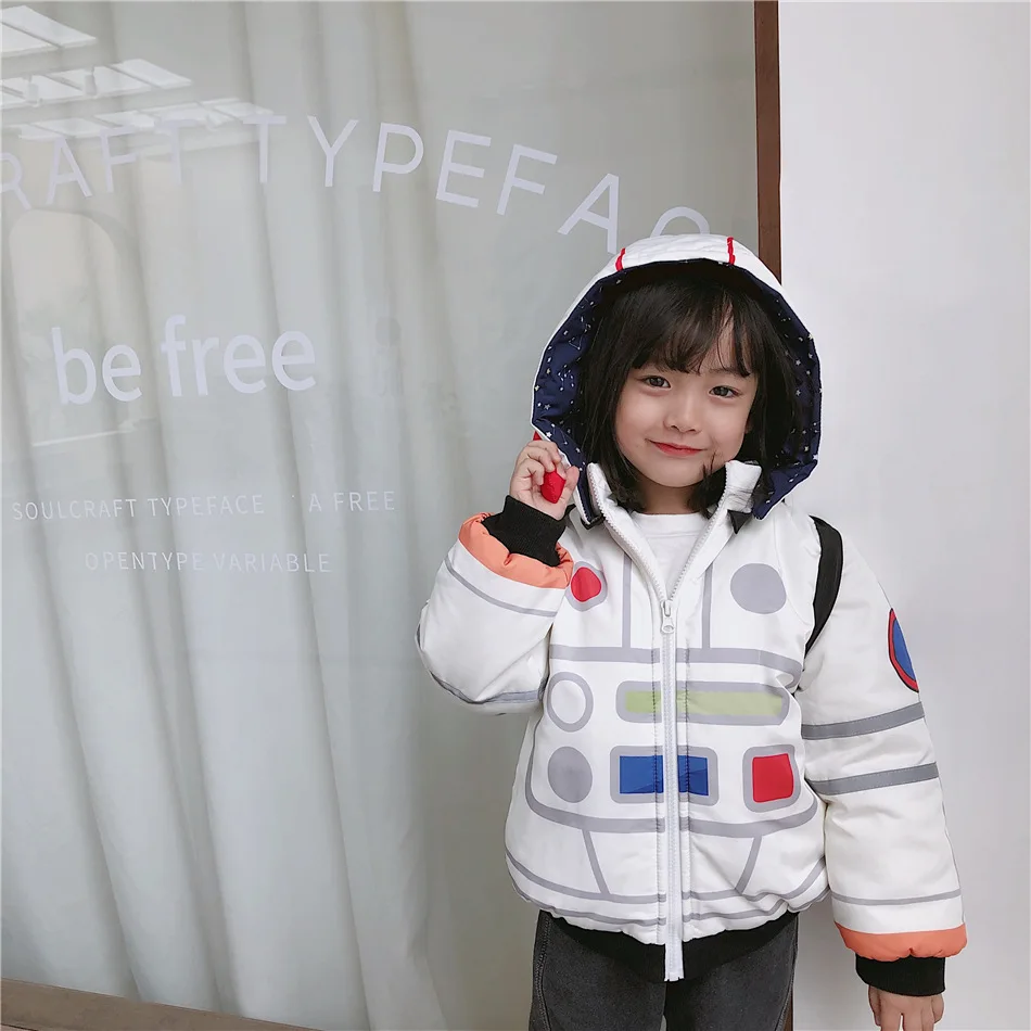Tonytaobaby/Новинка; зимнее Детское пальто для мальчиков и девочек с рисунком космонавта из мультфильма и плюша; детская куртка