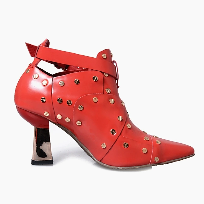 

Top Brand Ankle Boots Women Pointed Toe Belt Buckle Chelsea Boots England Style Rivet Real Cow Leather Red Black Ladies Pumps