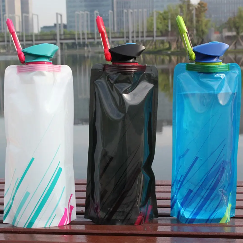 

700mL Portable Eco-friendly Reusable Water Bottles with Hook Collapsible Foldable Leakproof for Outdoor Sports Travel Kettle
