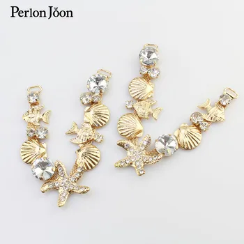 

1 pair of golden sea style V-chain beach shoes rhinestone metal Seashell starfish decorative accessories