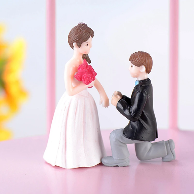 Wedding Proposing Couple Doll Ornament Figures For Room Decoration Micro Crafts YE-Hot | Дом и сад