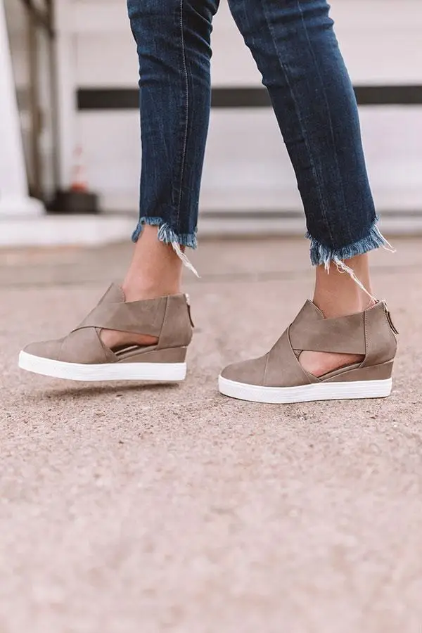 1902285913000-2019031508511700-b431a123the-calum-faux-leather-bootie-in-taupe_1024x1024