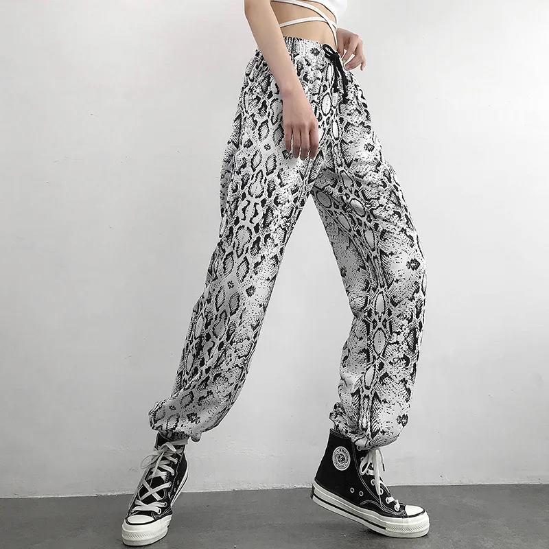 

2020 Spring and Summer Hot Selling European and American Style New Fashion Snakeskin Loose Casual Beam Feet Sports Pants Women