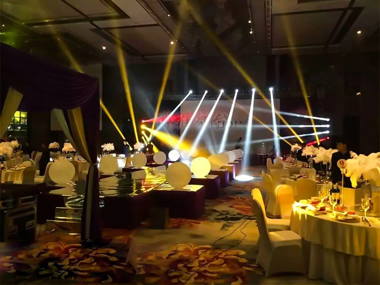 Светодиодный светильник RGB с пультом дистанционного управления для сада и