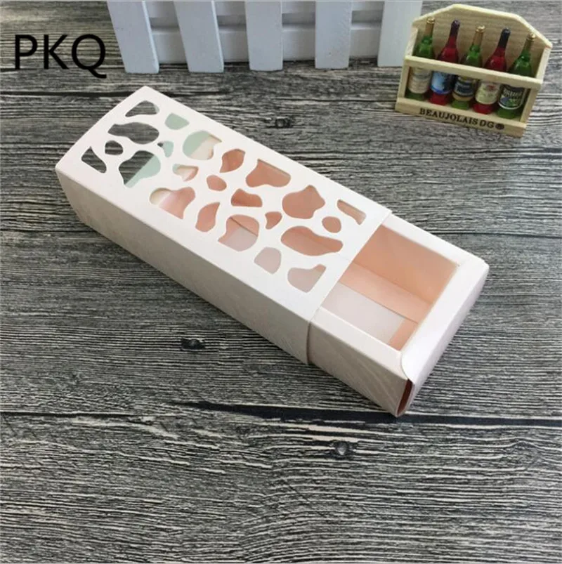 

Wholesale 13*6*4cm paper box for cakes macaron kraft box with window paper candy gift packaging box for wedding cake cookies