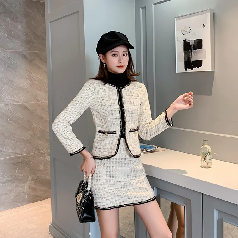 

Chic Temperament Socialite Thick Tweed Small Xiangfeng Suit Female Slim Fit Short Coat Half Body Skirt Two-piece Set