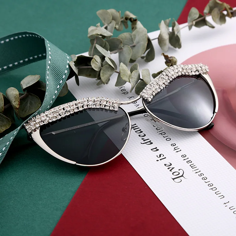 Солнцезащитные очки как у знаменитостей Для женщин Для мужчин солнцезащитные очки для глаз в форме кошачьего глаза роскошный алмаз сексуальная маленькая очки для девушек, Винтажные Солнцезащитные очки для женщин UV400 - Цвет линз: C1 Black
