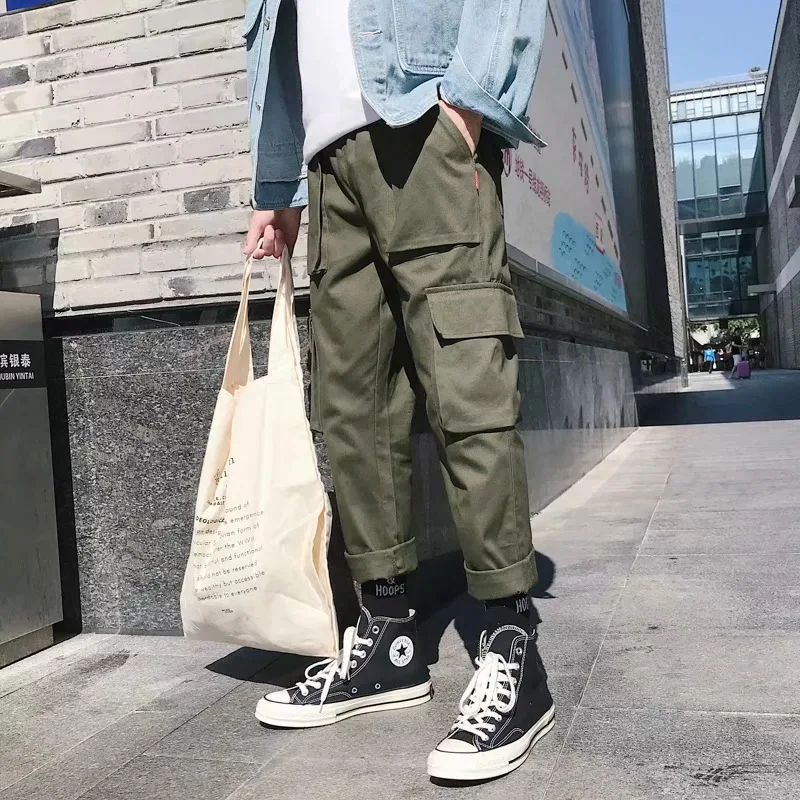 Blusas que lucen con pantalones de tiro alto