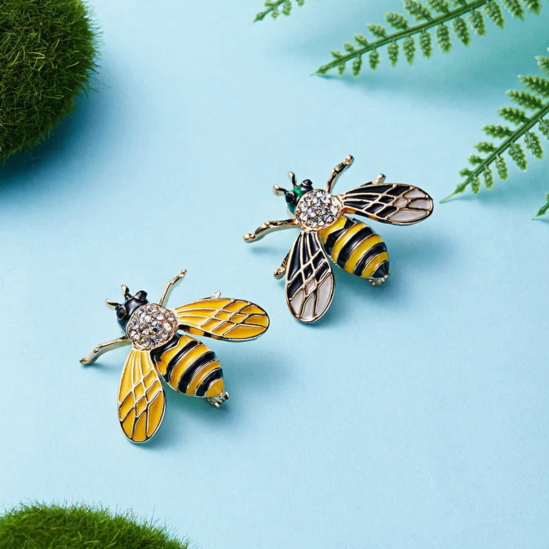 

Women Rhinestone Dragonfly Animal Brooch Pins Brooches Bee Spider Pin Jewelry Wedding Party Best Gift Bling Brooch