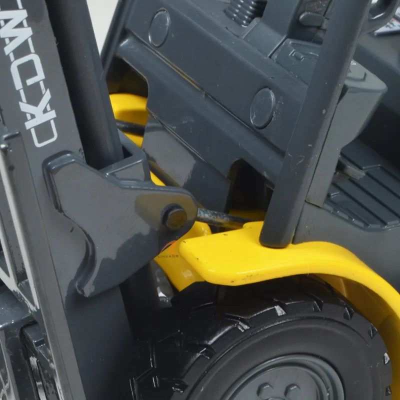 

Cadeve 1: 20 Forklift, Light Alloy Engineering Warehouse Move Fork Arm Height Adjustable Car Model Collectibles