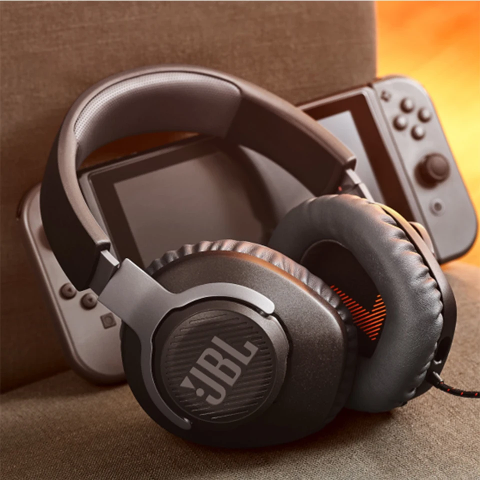 JBL Quantum 100 Wired Headphone Gaming Headset with Mic Foldable Gaming Earphone for PlayStation Nintendo Switch iPhone Mac VR