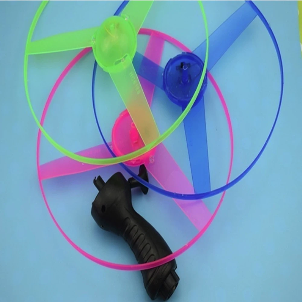 UFO LED Light Plastic Stay Wire Fans DIY Color Random Beautiful Outdoor New Year Gift Handle Flash Flying Toys Luminous Flying