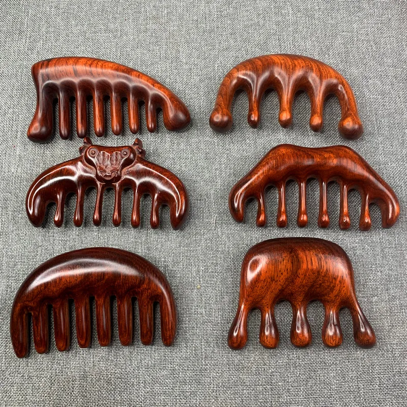 Peigne de massage traditionnel en bois parfumé