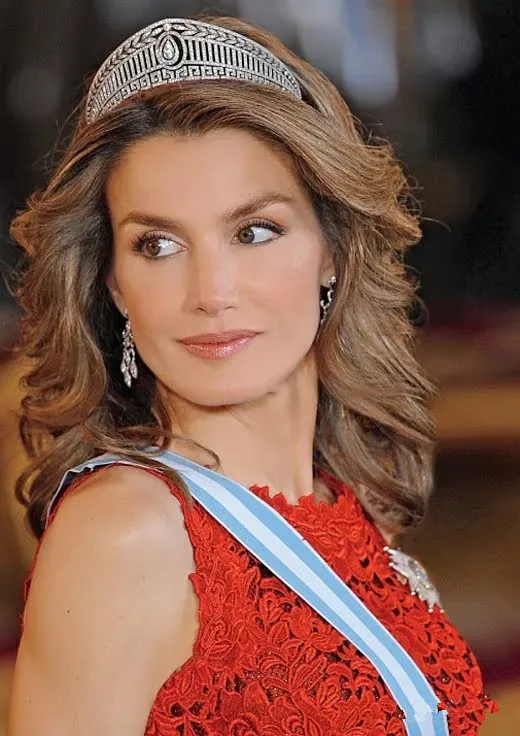 

Pioessa New Shiny Spanish Royal Queen Letizia Ortiz Prussia Zircon Crown Bridal Headdress Fashionable High Quality CZ Headdress