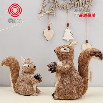 

Creative flowers, grass, Christmas squirrel dolls, Christmas decorations, Christmas trees, a holiday gift