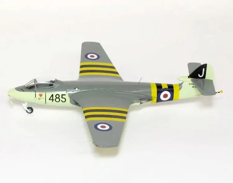 HAWKER SEA HAWK FGA.6 XE364 SUEZ CRISIS ROYAL NAVY 1/72 литой самолет AV72