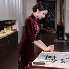 T0057 осенне-зимний бархатный длинный Чонсам Улучшенный Повседневный банкетный костюм большого размера женское платье в китайском стиле