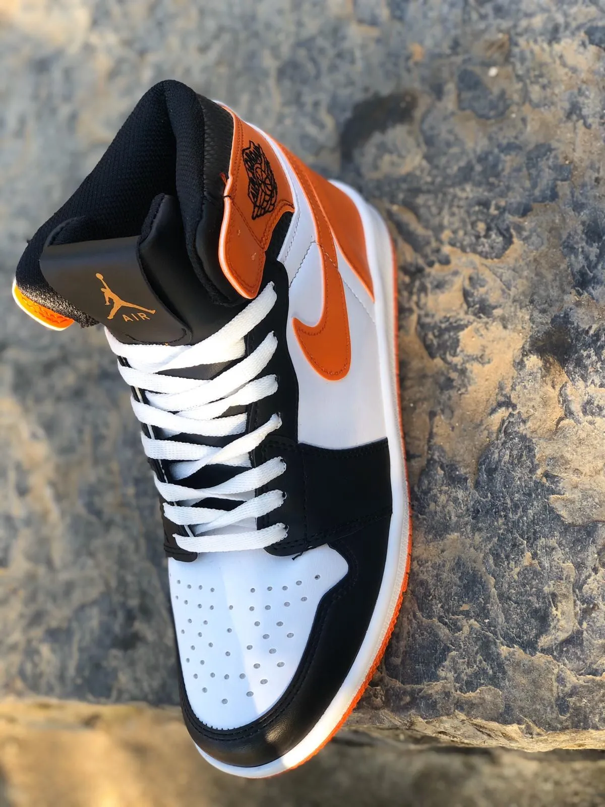 Nike Jordan 1 оранжевый