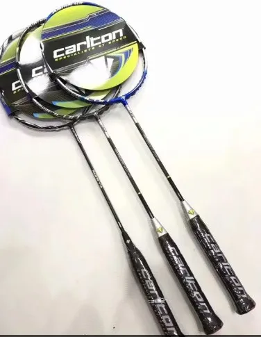 

High quality carbon fiber moderate hardness G4 ball defense 82g badminton racket high pounds give genuine BG65T line hand glue