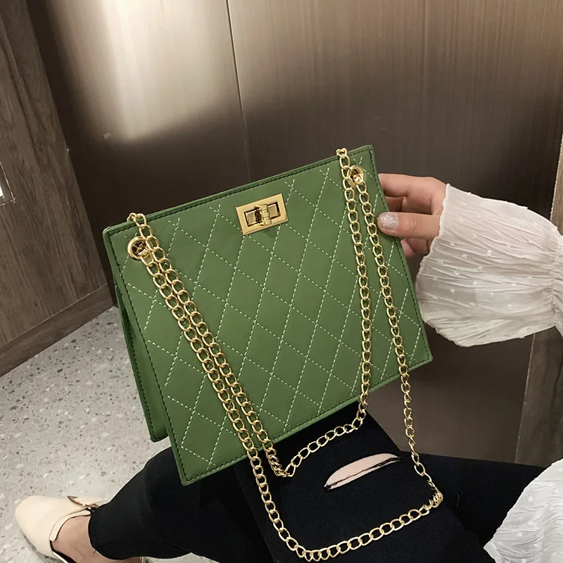 

Chic on the new small bag female 2020 new Korean version of the wild chain retro messenger bag texture net red small black bag