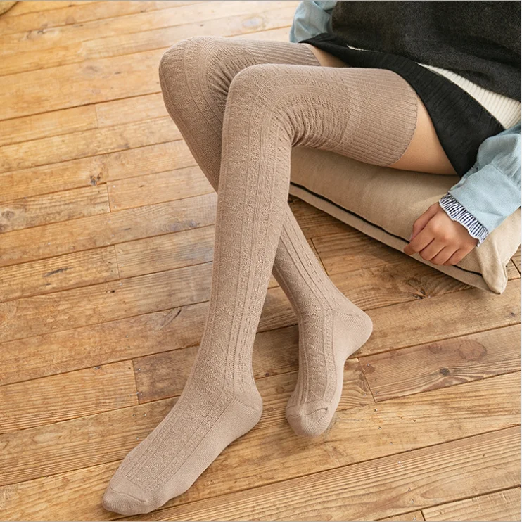 Japanese new product autumn and winter thickened thick thread twist lady pile socks pure cotton knee length tube