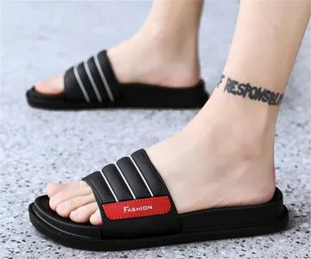 

Men Summer Solid Slippers Simple Lightweight Outdoor Slippers Non-slip Home Bathroom Slides Men Flip-Flops Beach Shoes