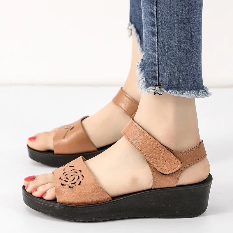 

Mom Sandals Women's Flat Anti-slip 2019 Summer New Style Soft-Sole Middle-aged Wedge Sandal Comfortable