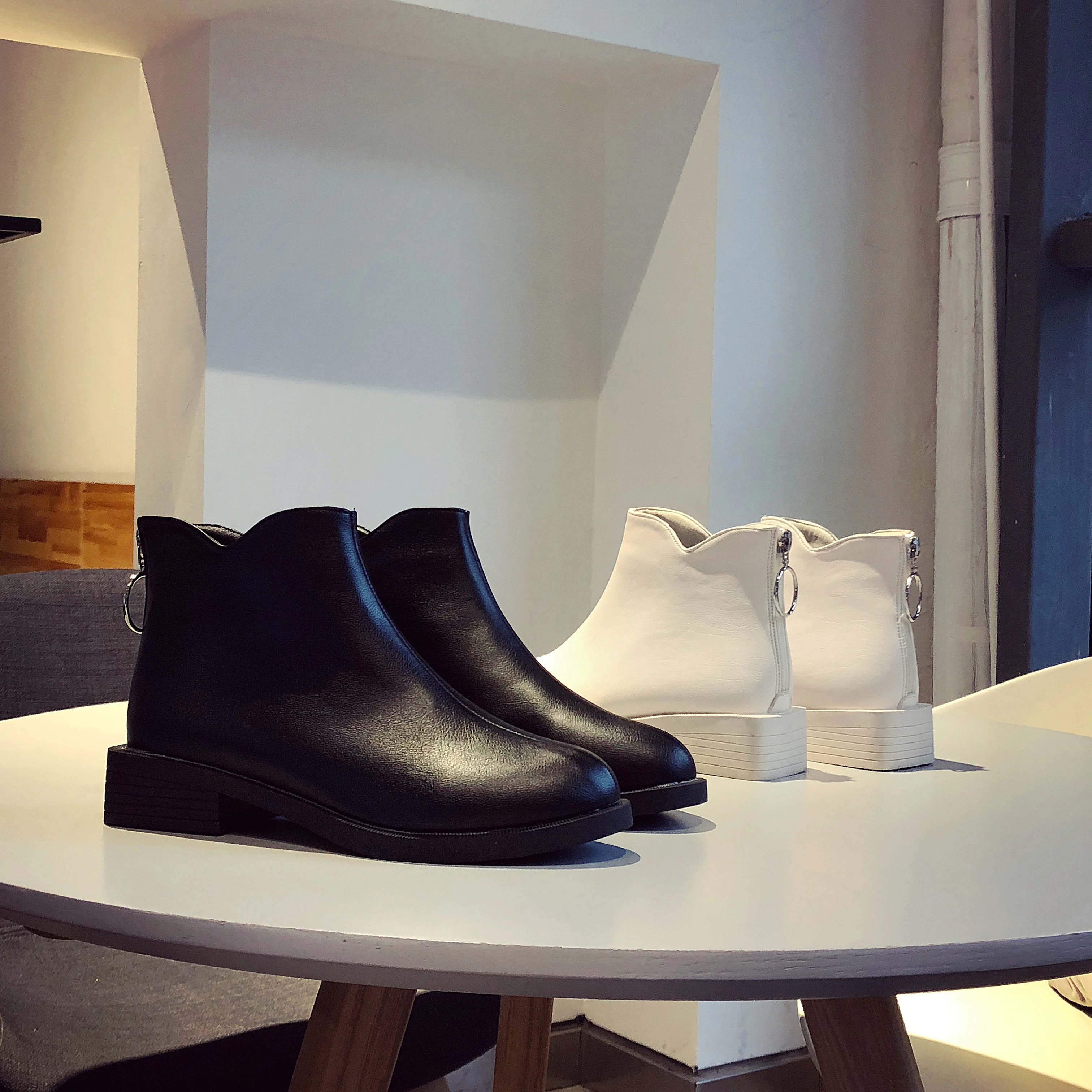 Skup Moda kobiet buty zimowe 2019 elegancki biały buty botki kobiety skórzane czarne buty damskie krótkie pluszowe buty pięty buty