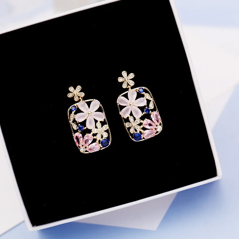 

Colorful Hollow Zircon Earrings Sweet Pink Flower Rectangle Rhinestone Drop Earring for Women Jewelry Accessories