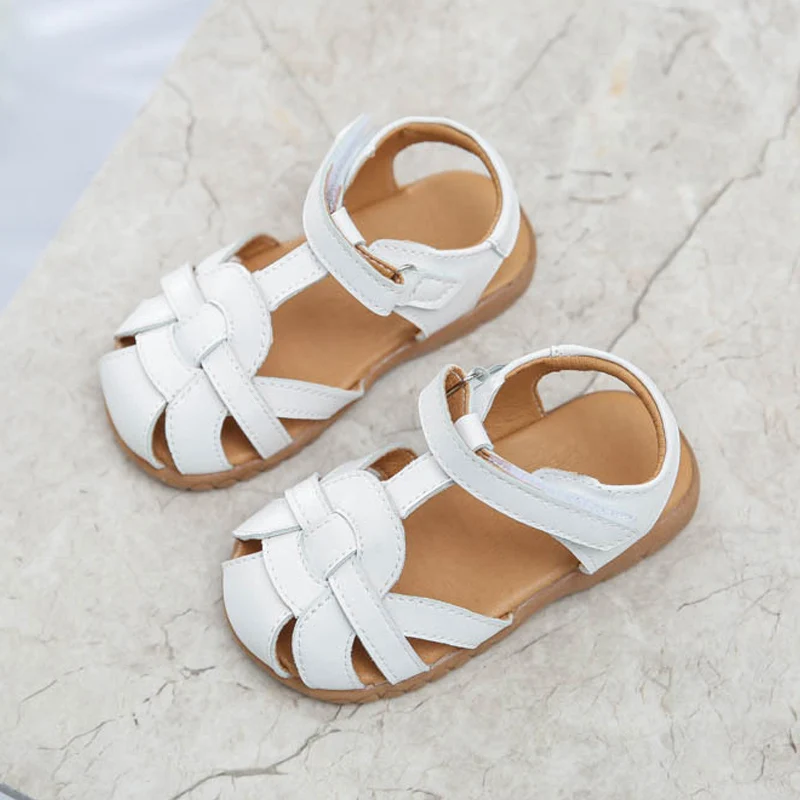 Kids Sandals Genuine Leather 2022 New Summer Girls Fashion Princess Shoes Soft Sole Beach Flats Children Cut-Outs Dress Shoes