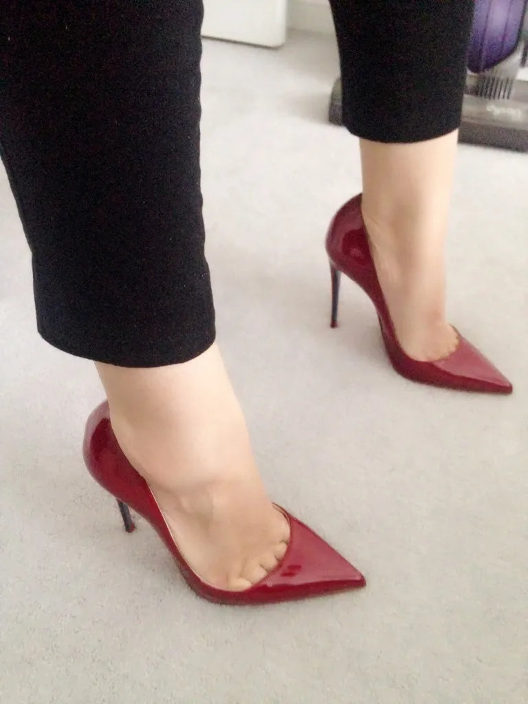 Décolleté con tacco alto in pelle verniciata rosso scuro 12 10