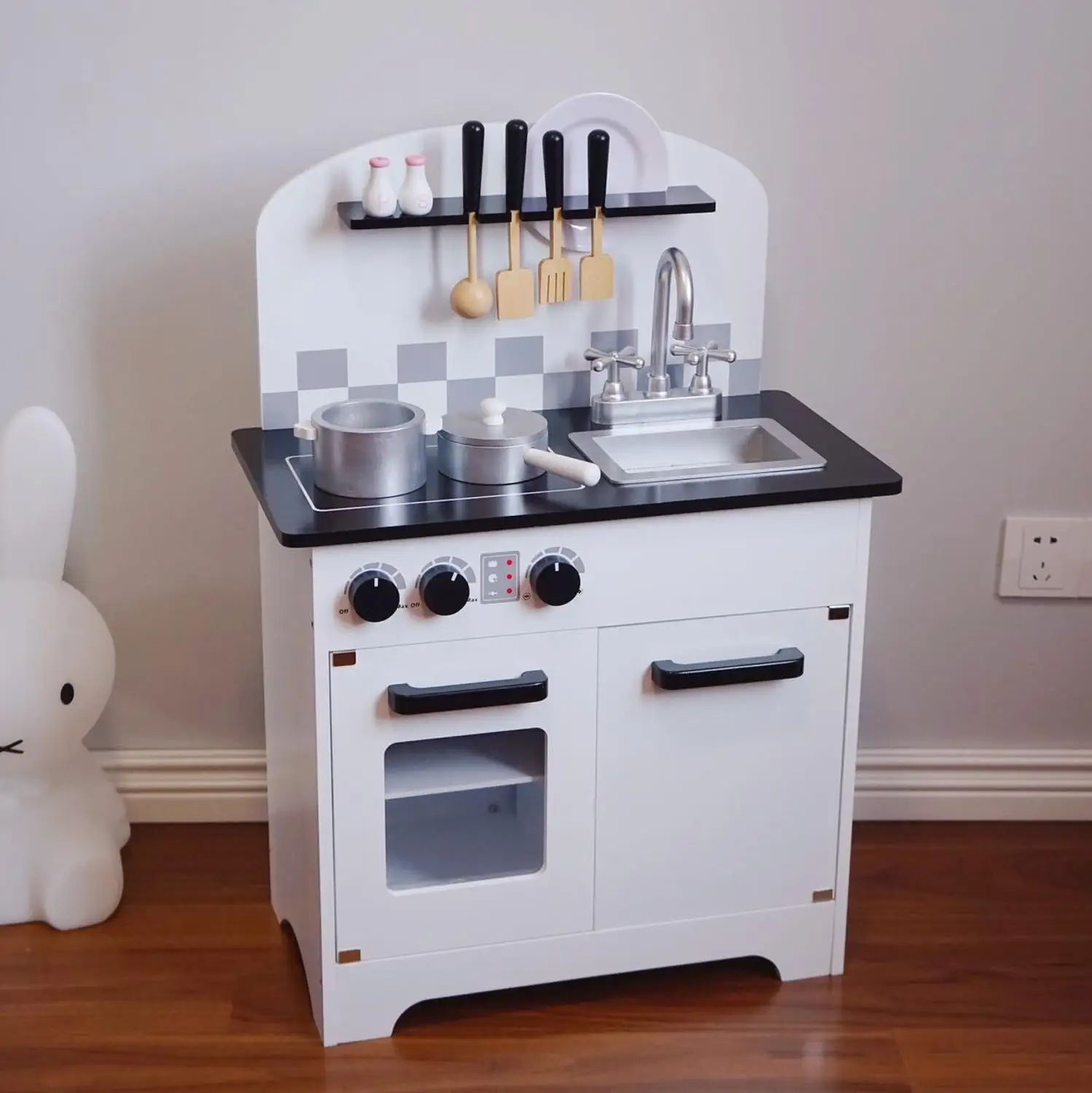 

Luxurious Wooden Hearth Pretend Toy Kids Wooden Toy Kitchen with Kitchen Cookware set for child Cooking Educational Toy Gift