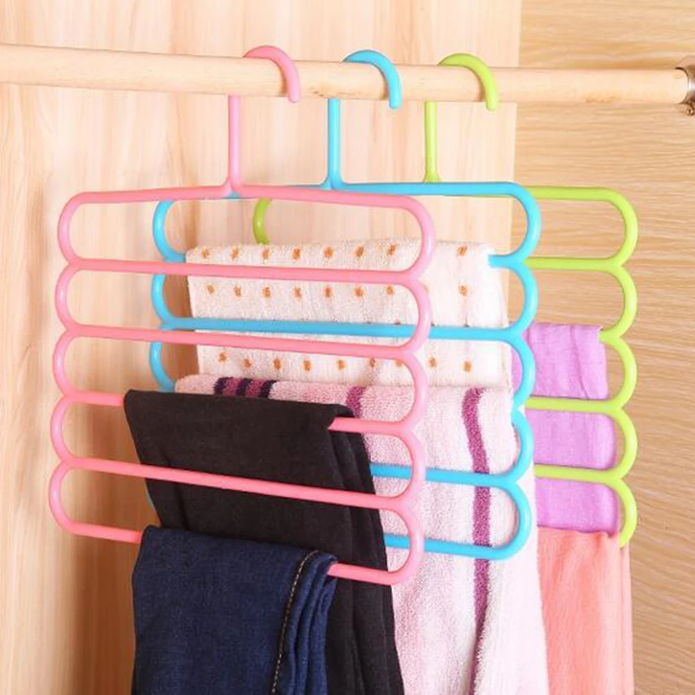 Как хранить вешалки для одежды пустые дома