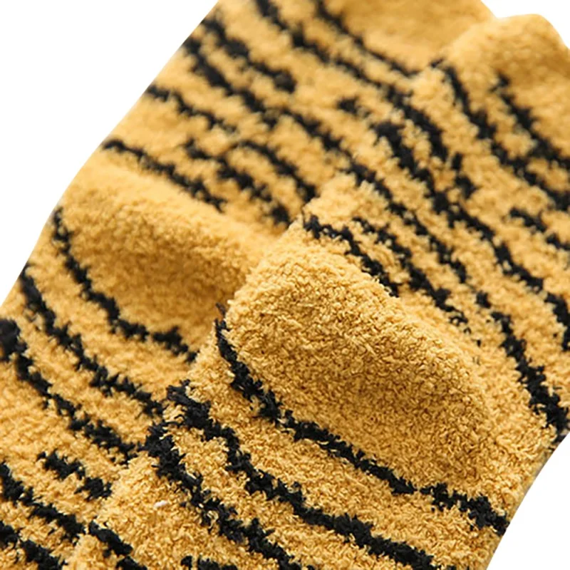 Новые женские осенне-зимние носки с леопардовым принтом в виде кошачьей лапки, носки с перспективой мультфильм коралловый бархат Главная сна носки без пятки