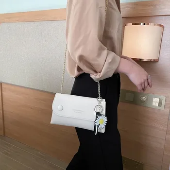 

2020 new bag female shoulder chain chrysanthemum female bag Korean version of the simple messenger small daisy female bag