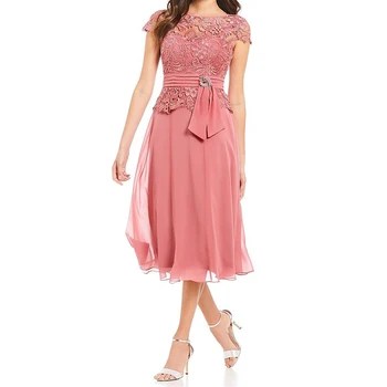 

2020 Cheap Coral Chiffon Knee Length Mother of the Bride Dresses Lace Short Sleeve Wedding Party Gowns Bow Sash