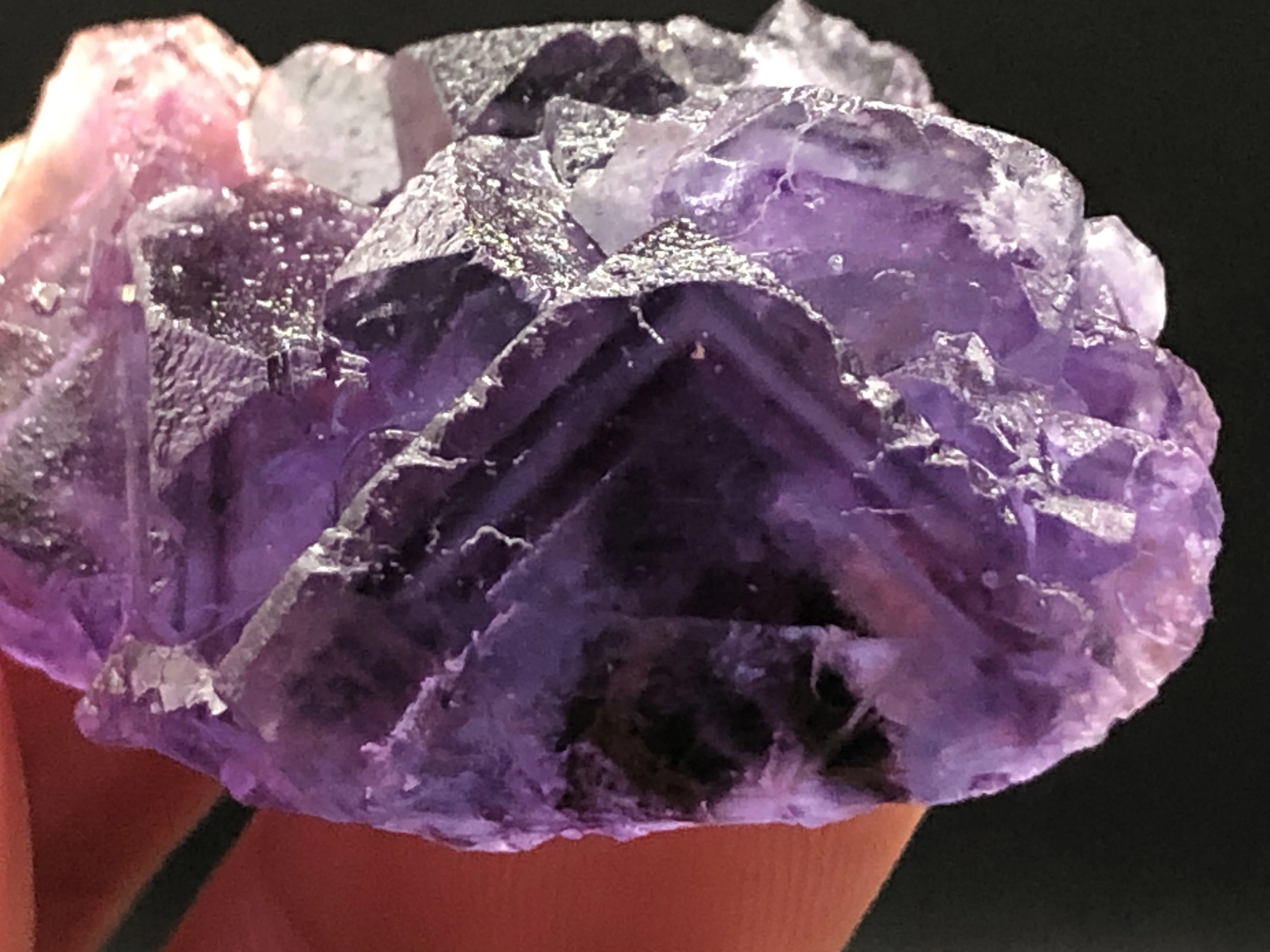 

24.4gNatural dark purple fluorite, crystal mineral specimen