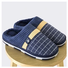 Зима г. Новые теплые мужские тапочки короткие плюшевые домашние тапочки из флока для мужчин, износостойкие Нескользящие Прошитые мужские и женские Тапочки